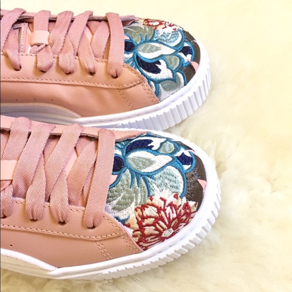 Puma Platform Hyper Embroidered Sneakers - Picture 5 of 8